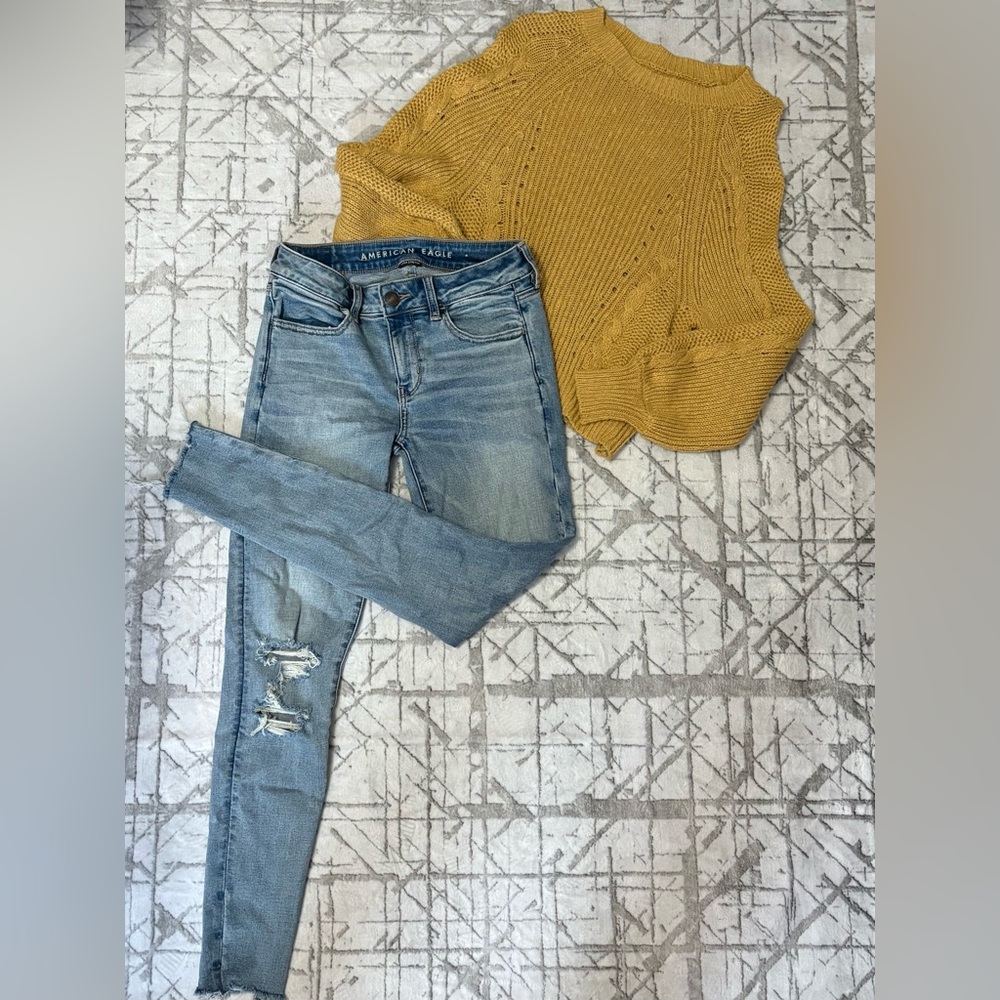 American Eagle jeans and sweater. Size 2 and small.